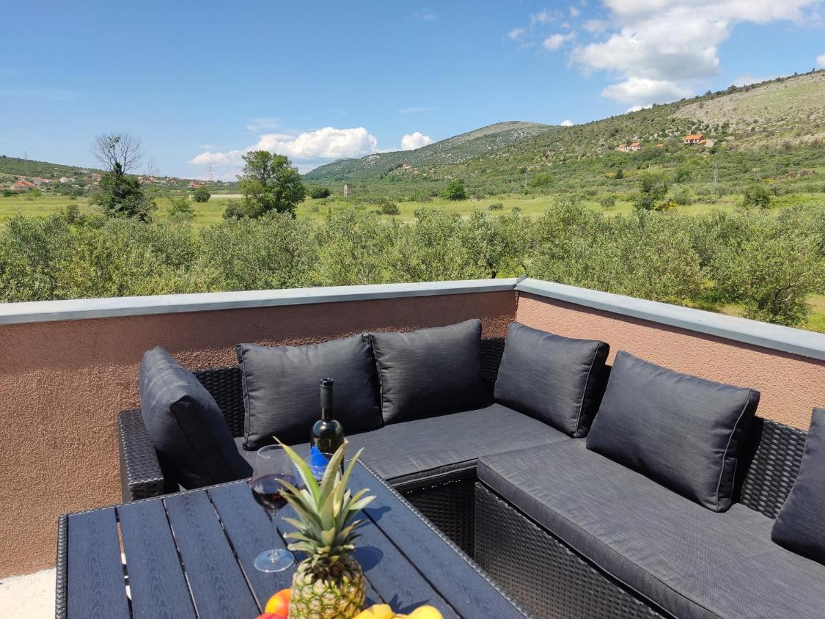 House Mablo With Pool & Jacuzzi Holiday home Sibenik